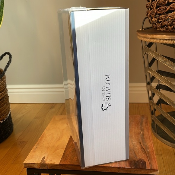 🕎Beautiful Metal Menorah 🕎 in gold tone ✨NEW IN BOX ✨ - Picture 11 of 13